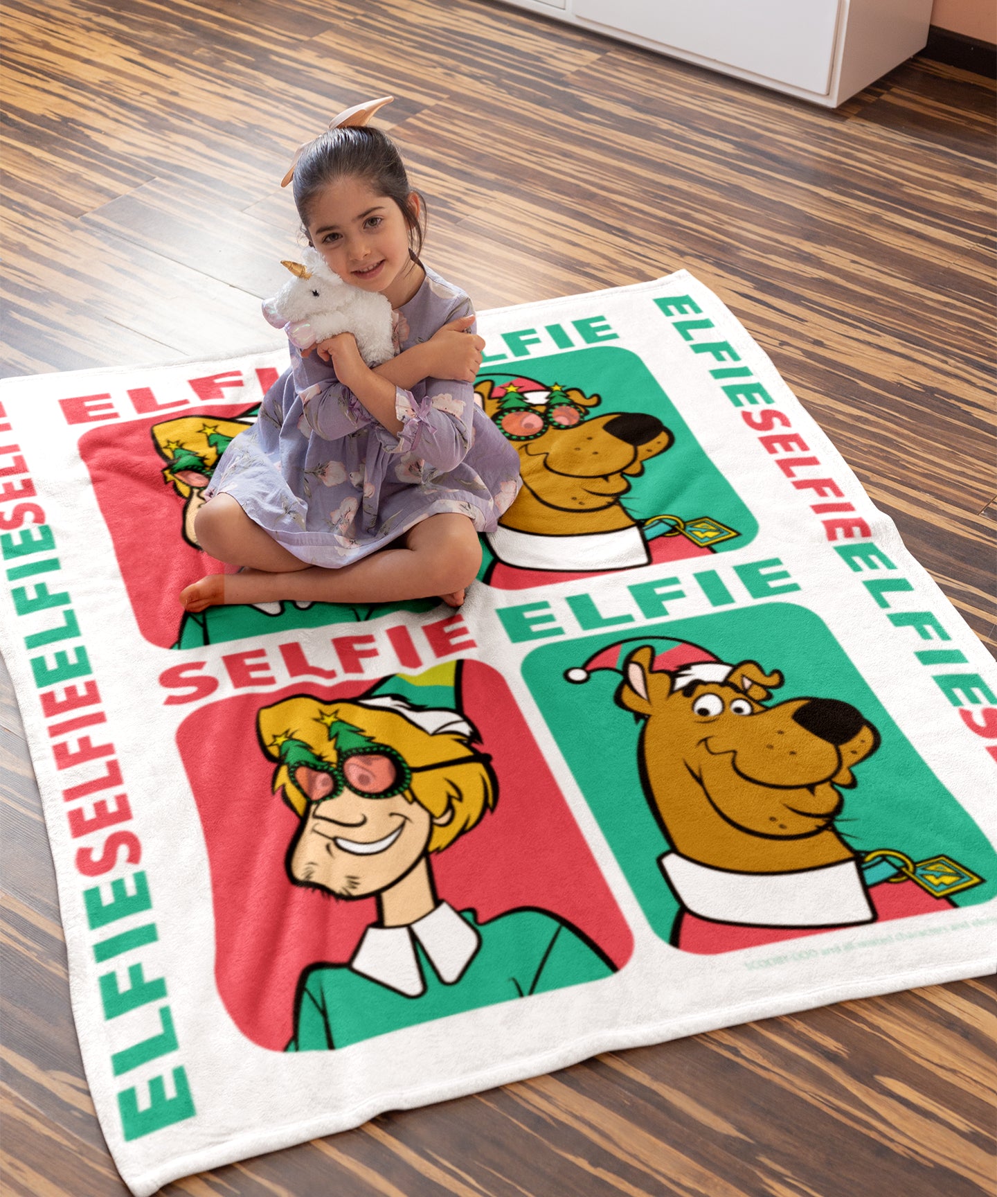 Scooby Doo Elfie Selfie Scooby and Shaggy Christmas Silk Touch Throw Blanket