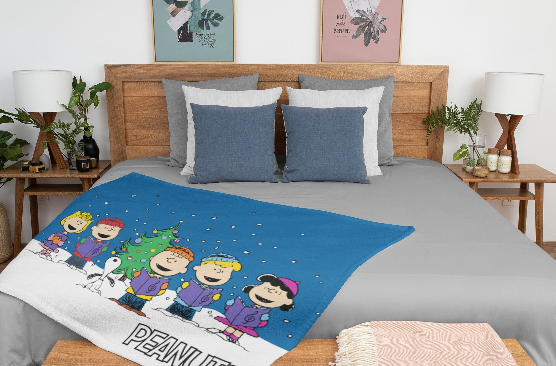 Peanuts Charlie Brown And Gang Christmas Carol Silk Touch Plush Throw Blanket