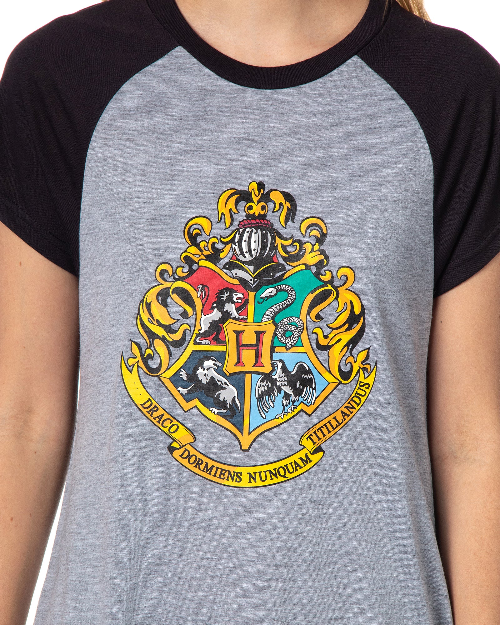 Harry Potter Juniors\' – Wizarding PJammy Pajama Shir Crest Hogwarts World Sleep